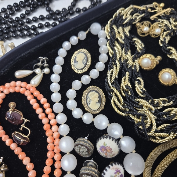 Sold - Picture 4 of 16